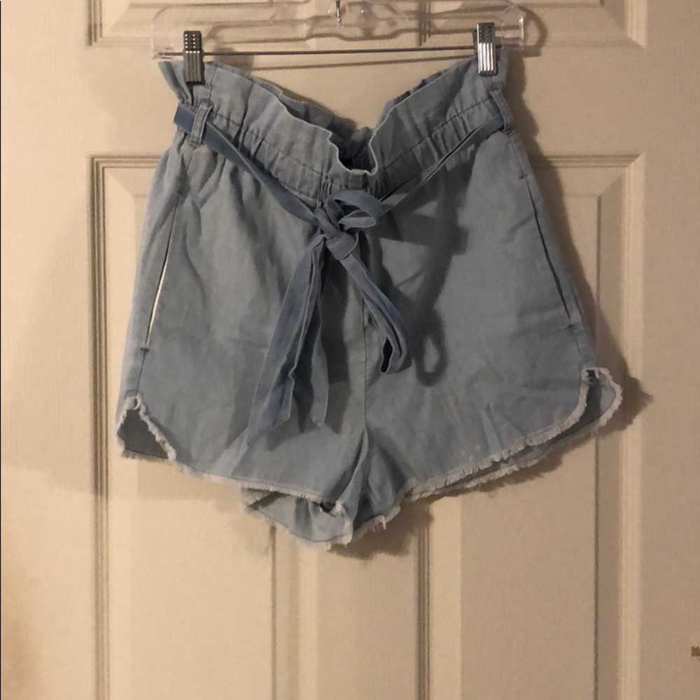 NWT Extreme high rise paper bag style shorts